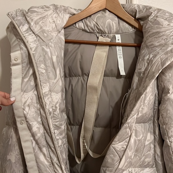 Lululemon Down Jacket in Maple Metamorphosis Light Natural Multi Size 8 - Picture 13 of 14